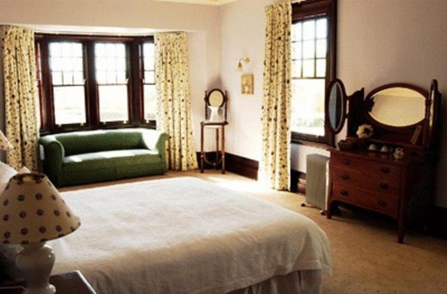 Petersons Armidale Winery And Guesthouse Екстериор снимка